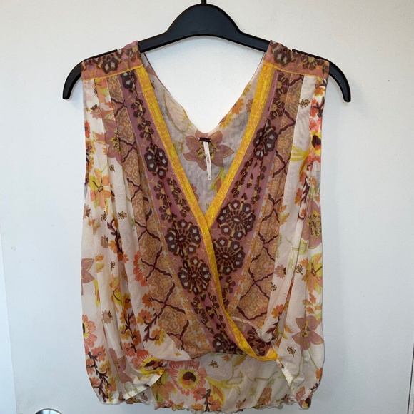 Free People Tops - NWOT Free People Top with elasticated waist